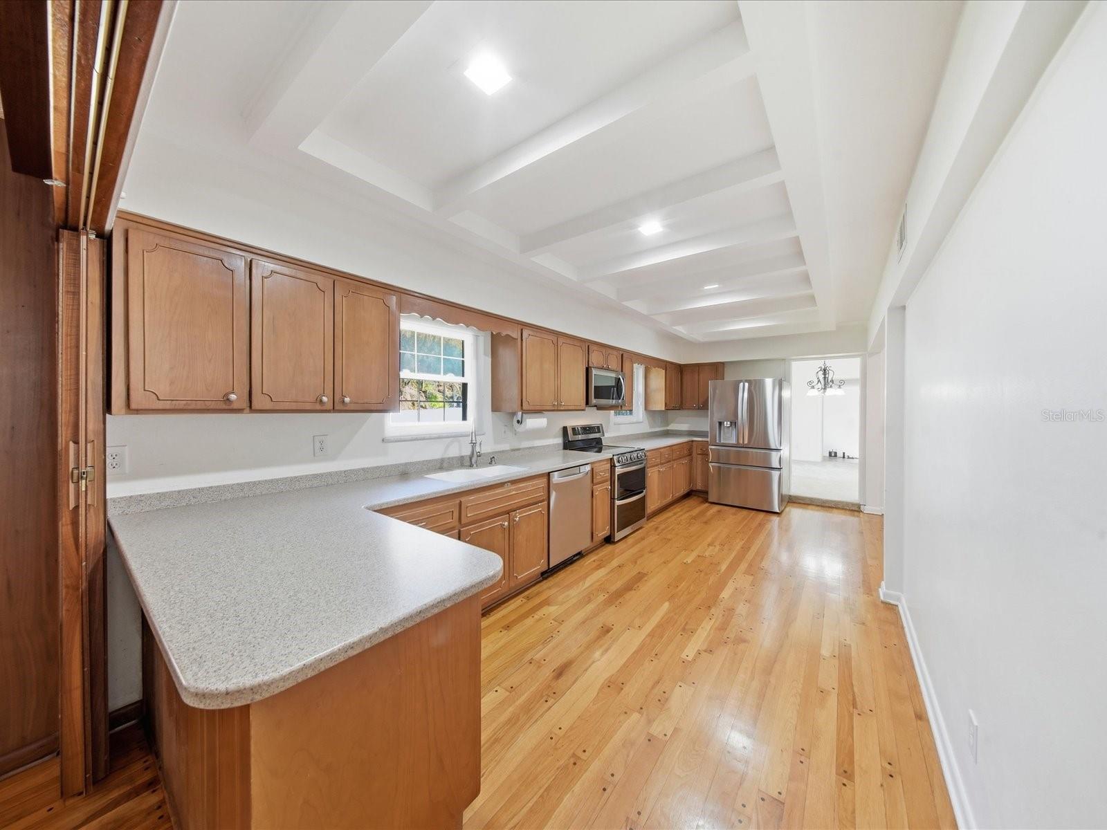 Image 27 of 53 For 1312 Collins Lane