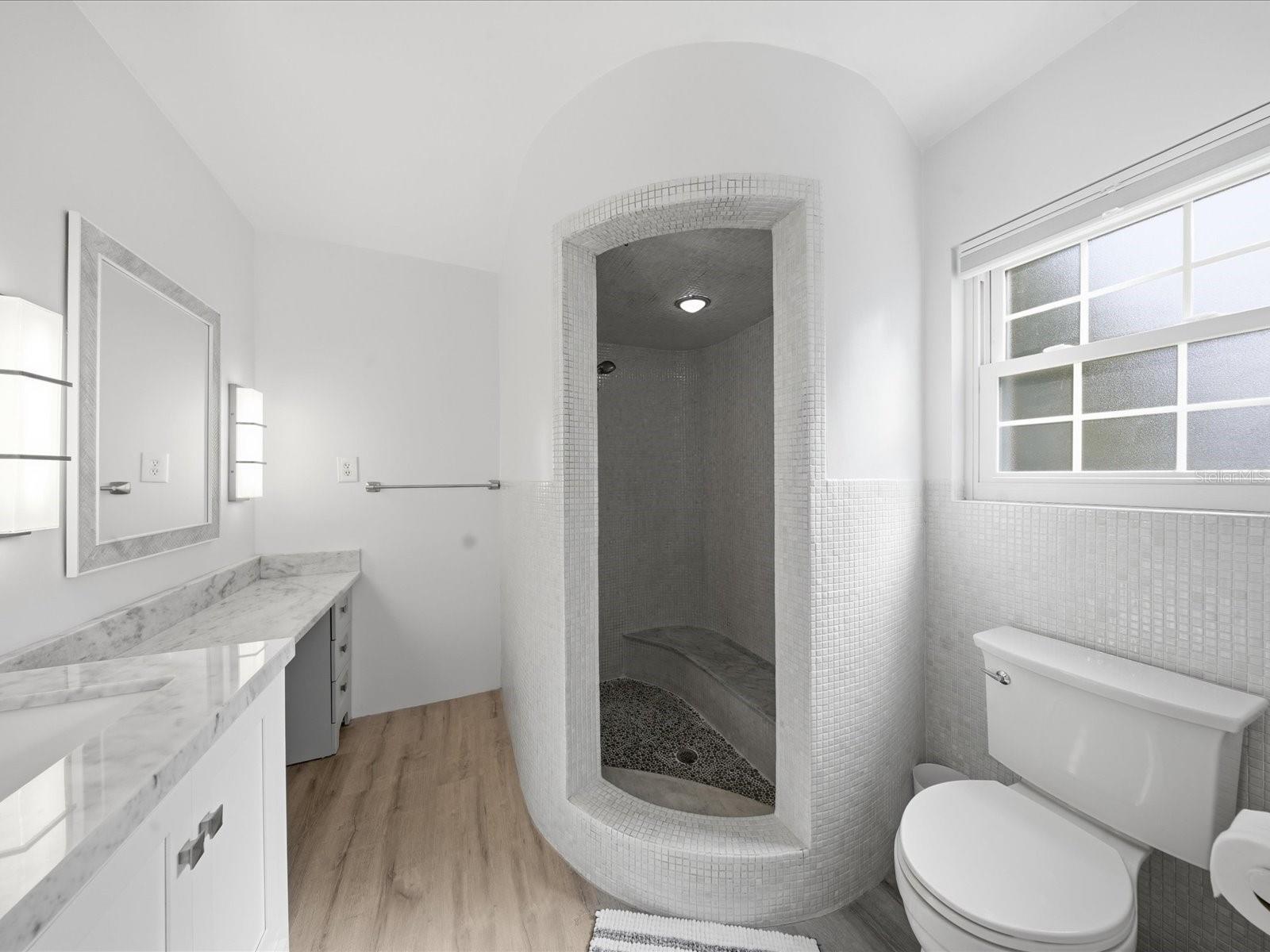 Image 32 of 53 For 1312 Collins Lane