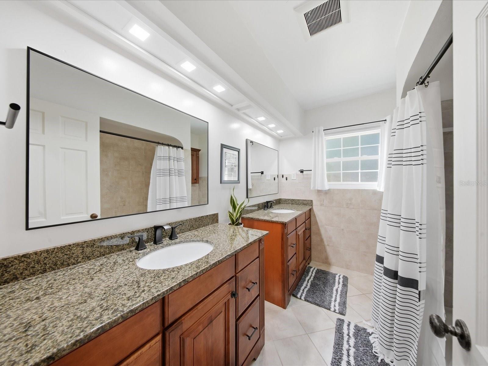 Image 34 of 53 For 1312 Collins Lane