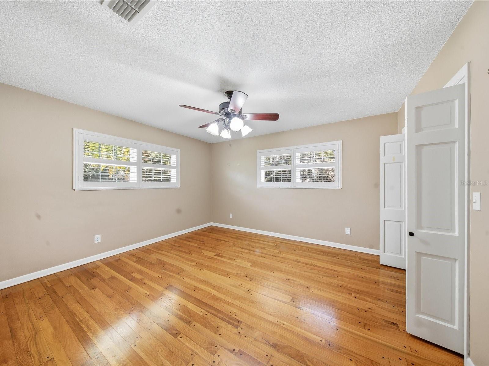 Image 35 of 53 For 1312 Collins Lane