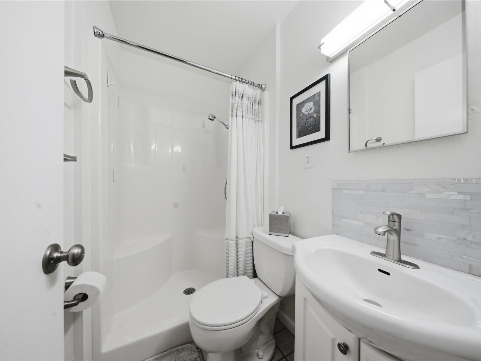 Image 40 of 53 For 1312 Collins Lane