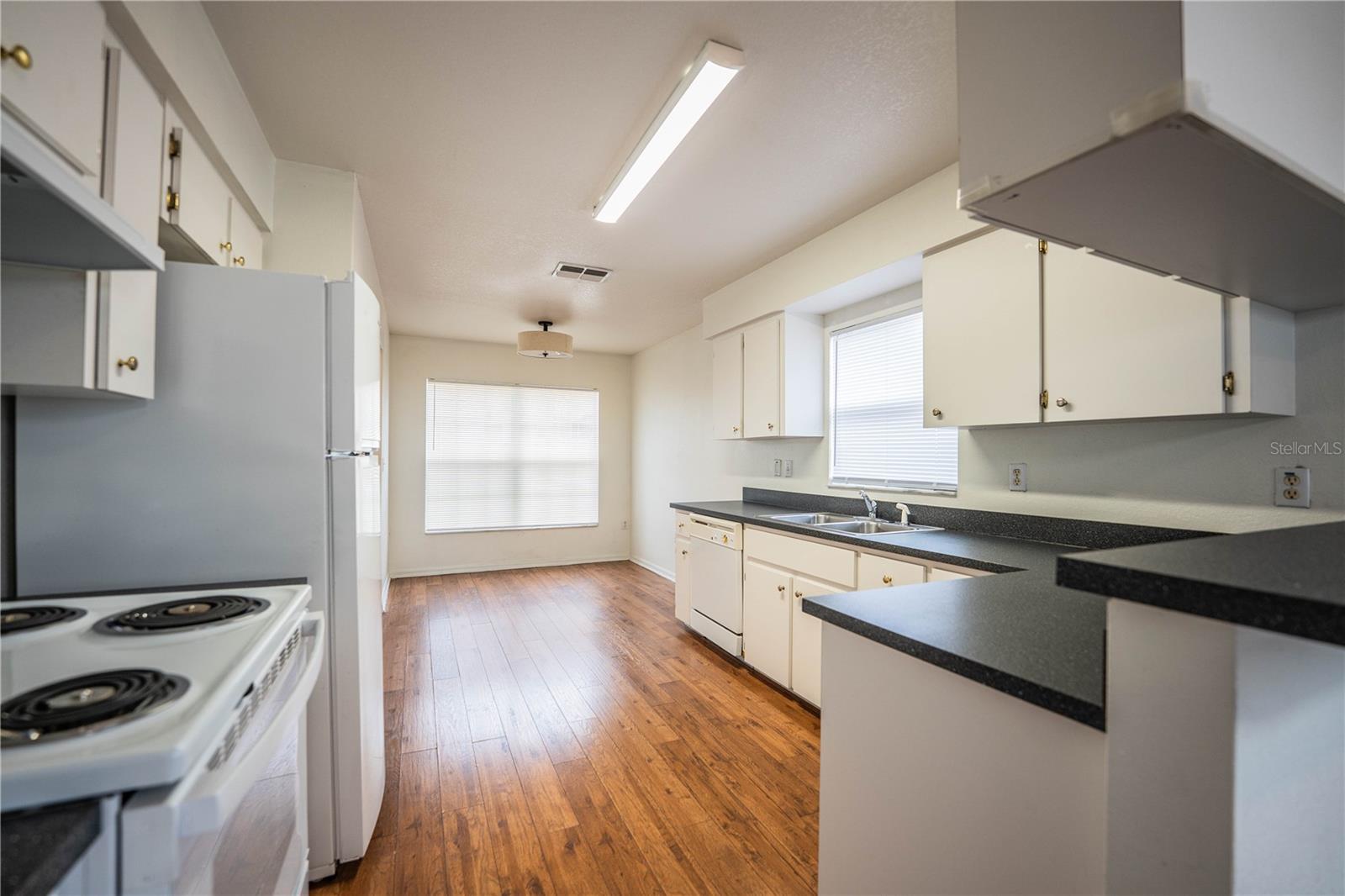 Image 14 of 54 For 812 Marcia Loop