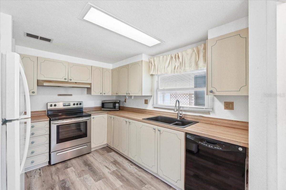 Image 11 of 24 For 3202 Otter Creek Court