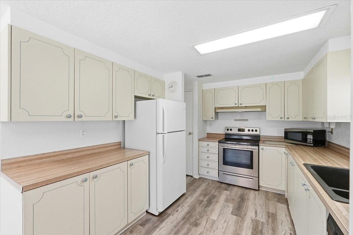 Image 8 of 24 For 3202 Otter Creek Court