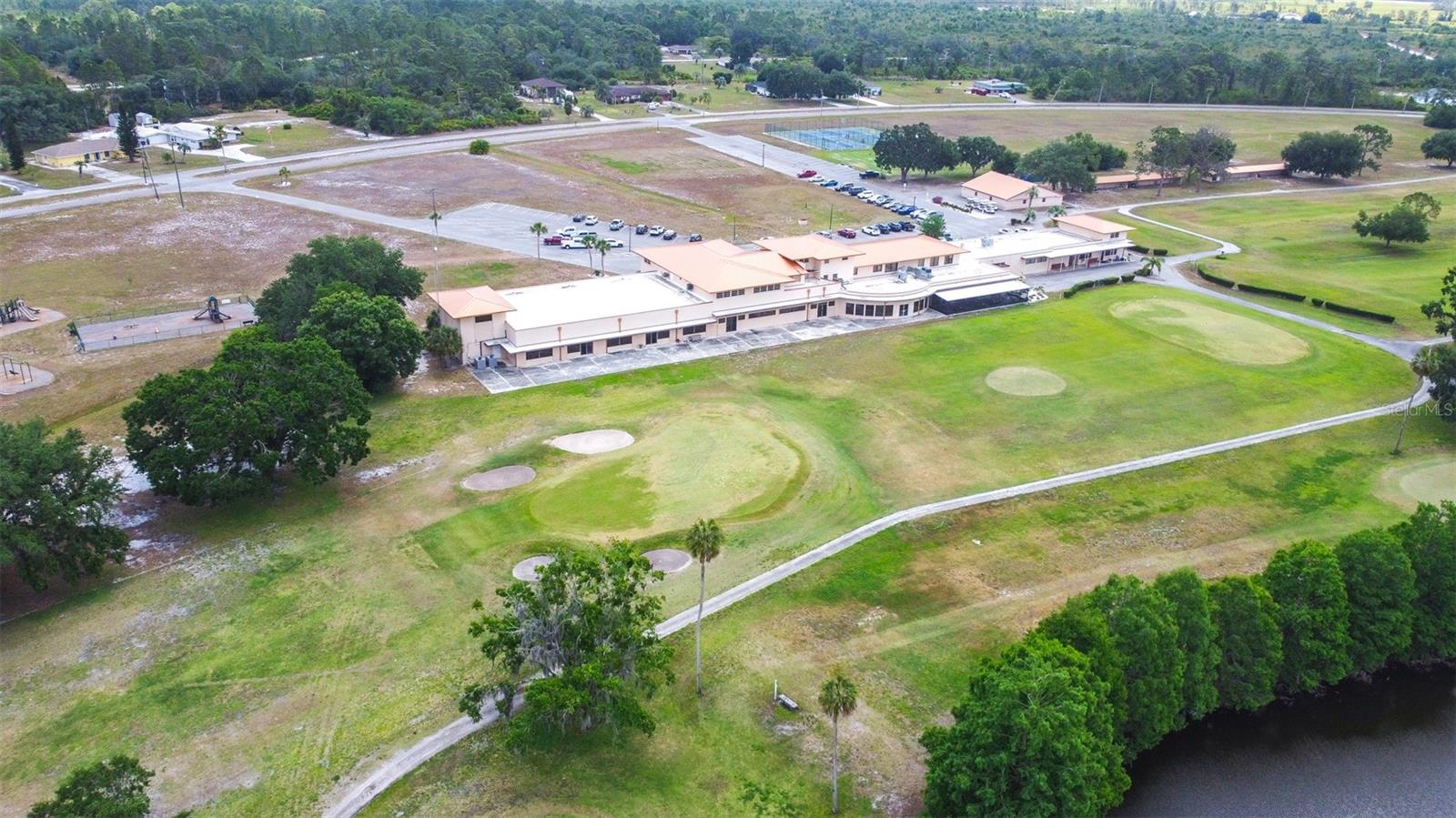 Image 27 of 32 For 707 Laguna Drive