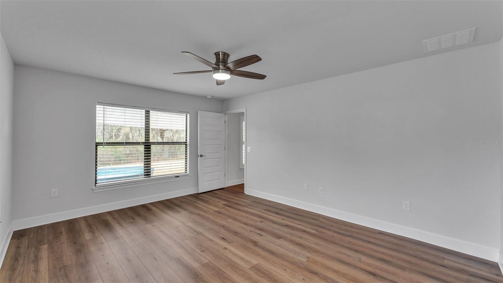 Image 10 of 28 For 157 Heritage Park Lane