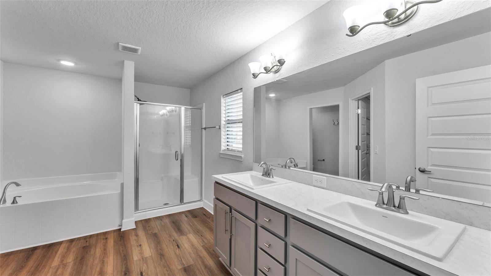 Image 11 of 28 For 157 Heritage Park Lane