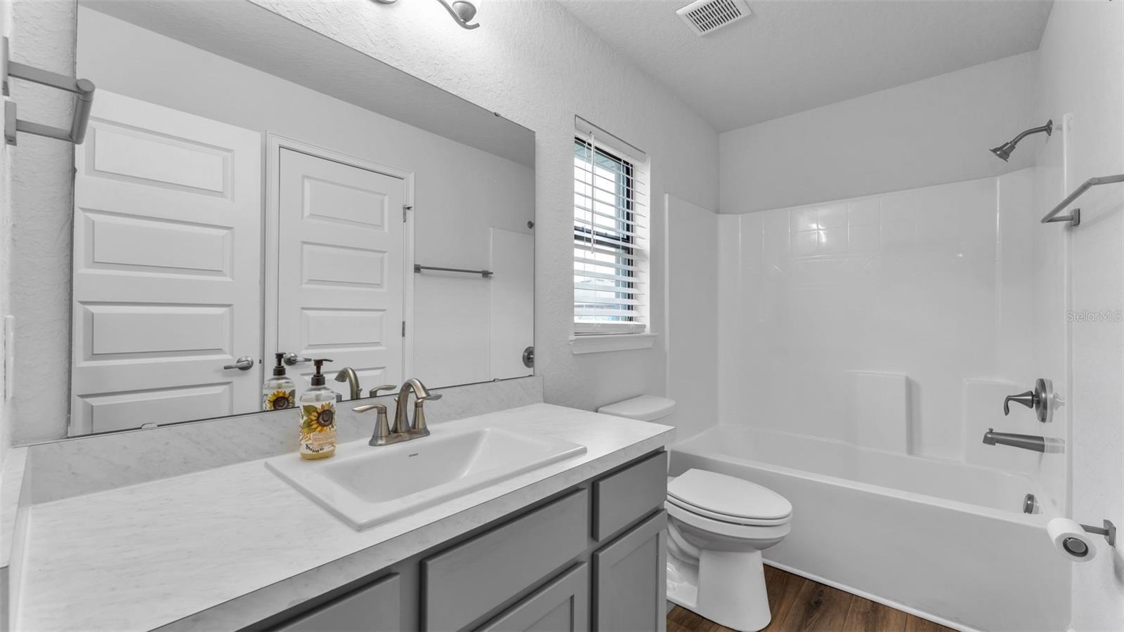 Image 15 of 28 For 157 Heritage Park Lane