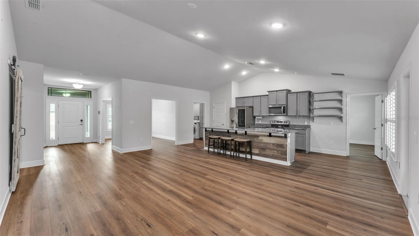 Image 4 of 28 For 157 Heritage Park Lane