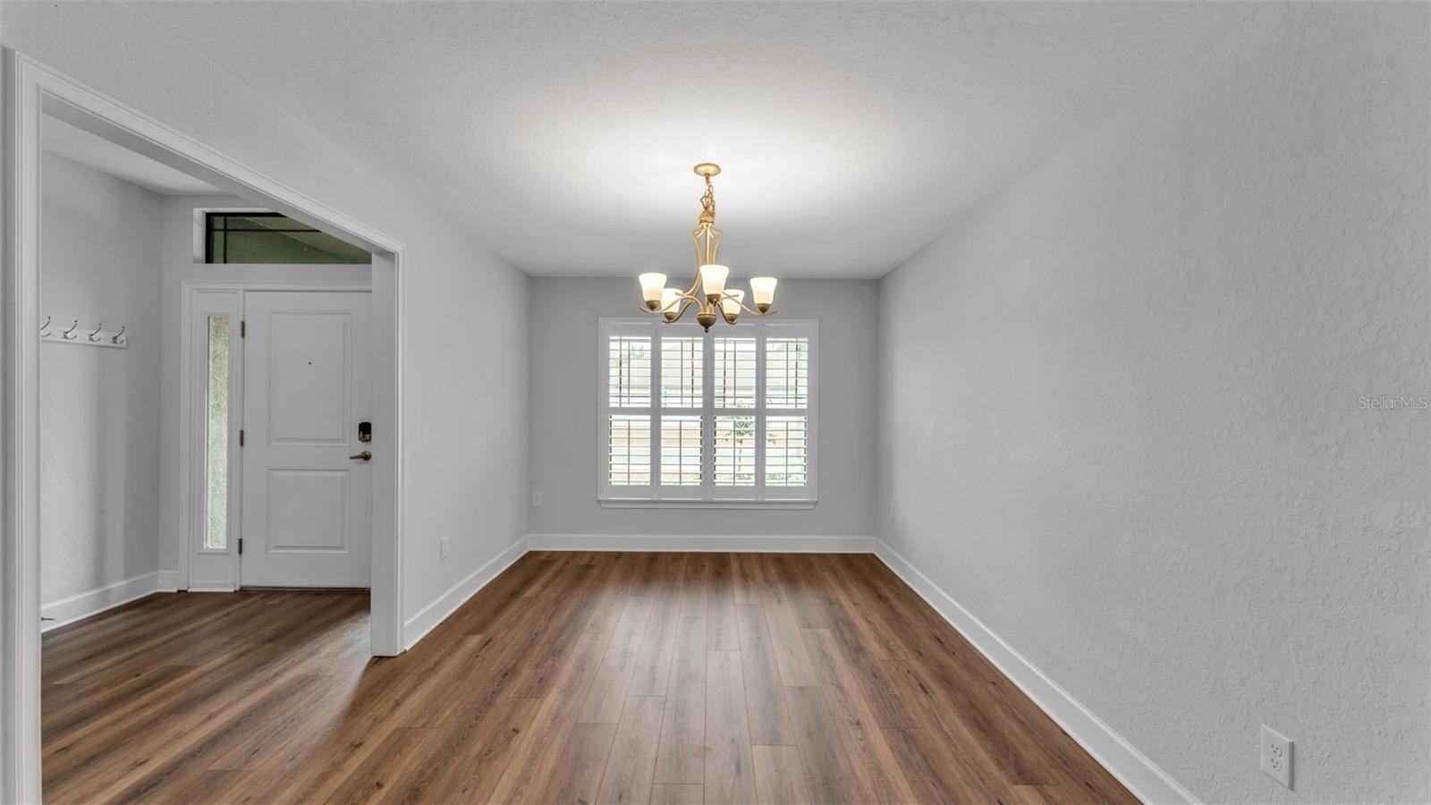 Image 5 of 28 For 157 Heritage Park Lane