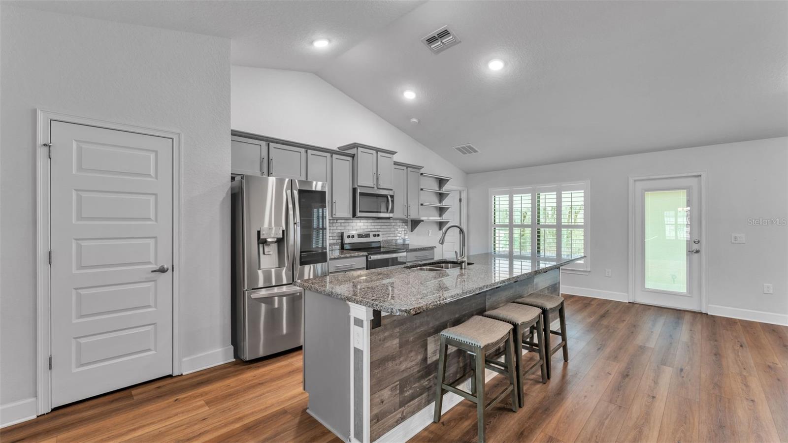 Image 6 of 28 For 157 Heritage Park Lane