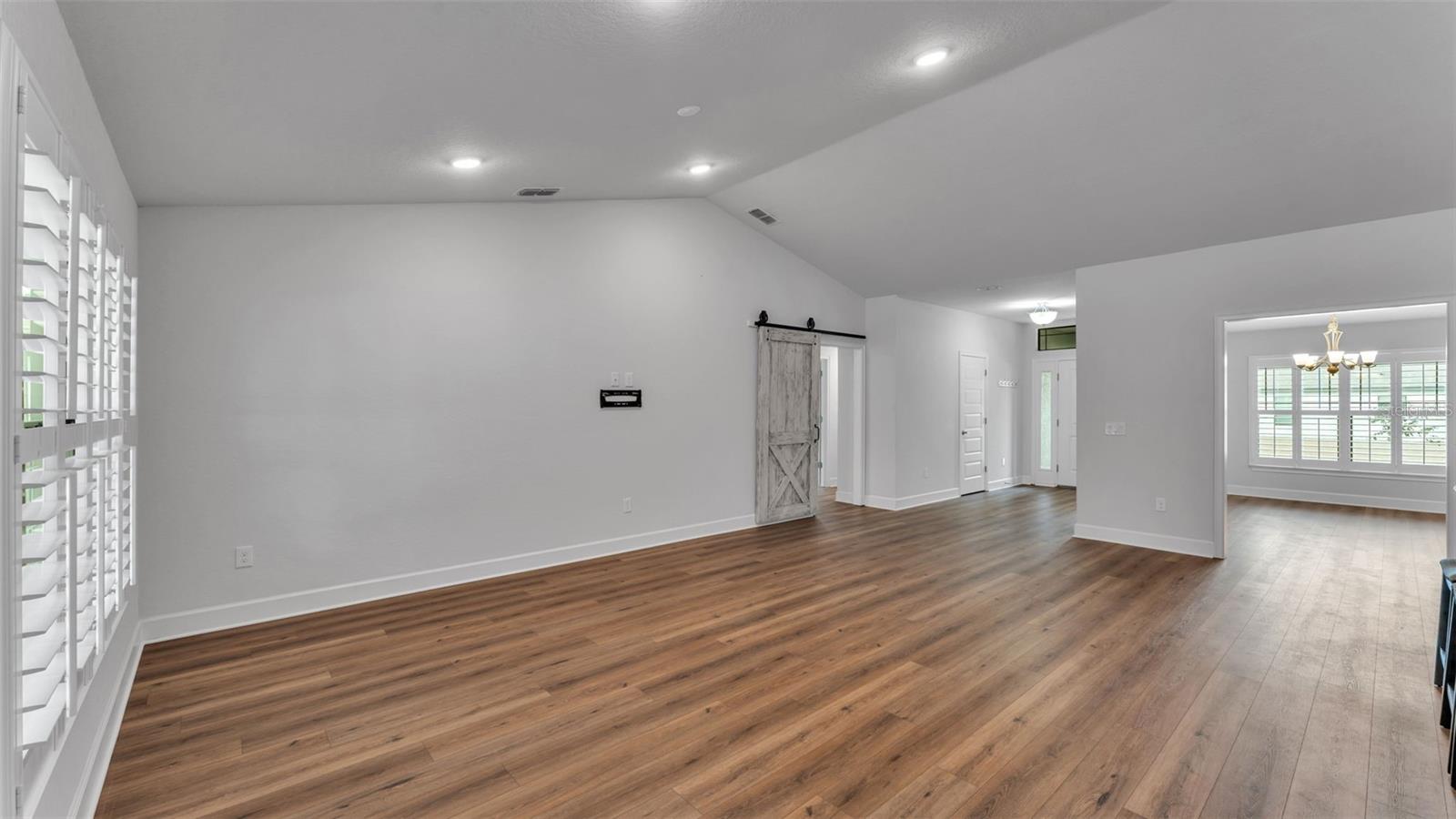 Image 8 of 28 For 157 Heritage Park Lane