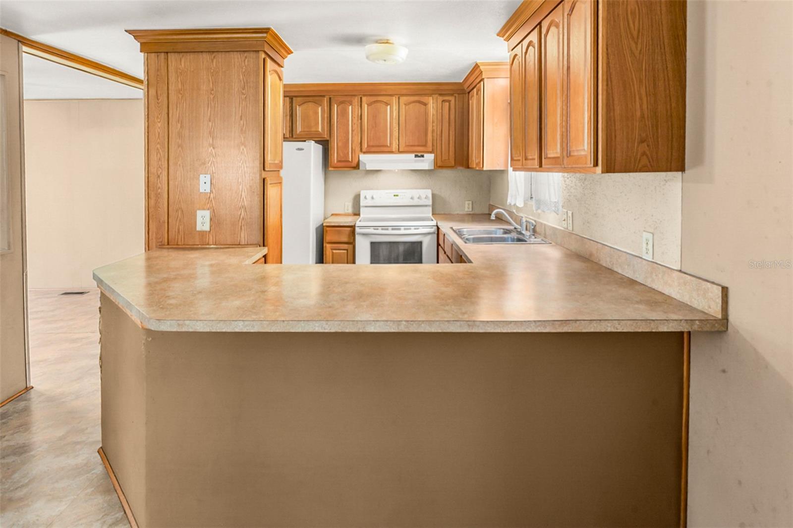 Image 13 of 36 For 233 Temple Circle W