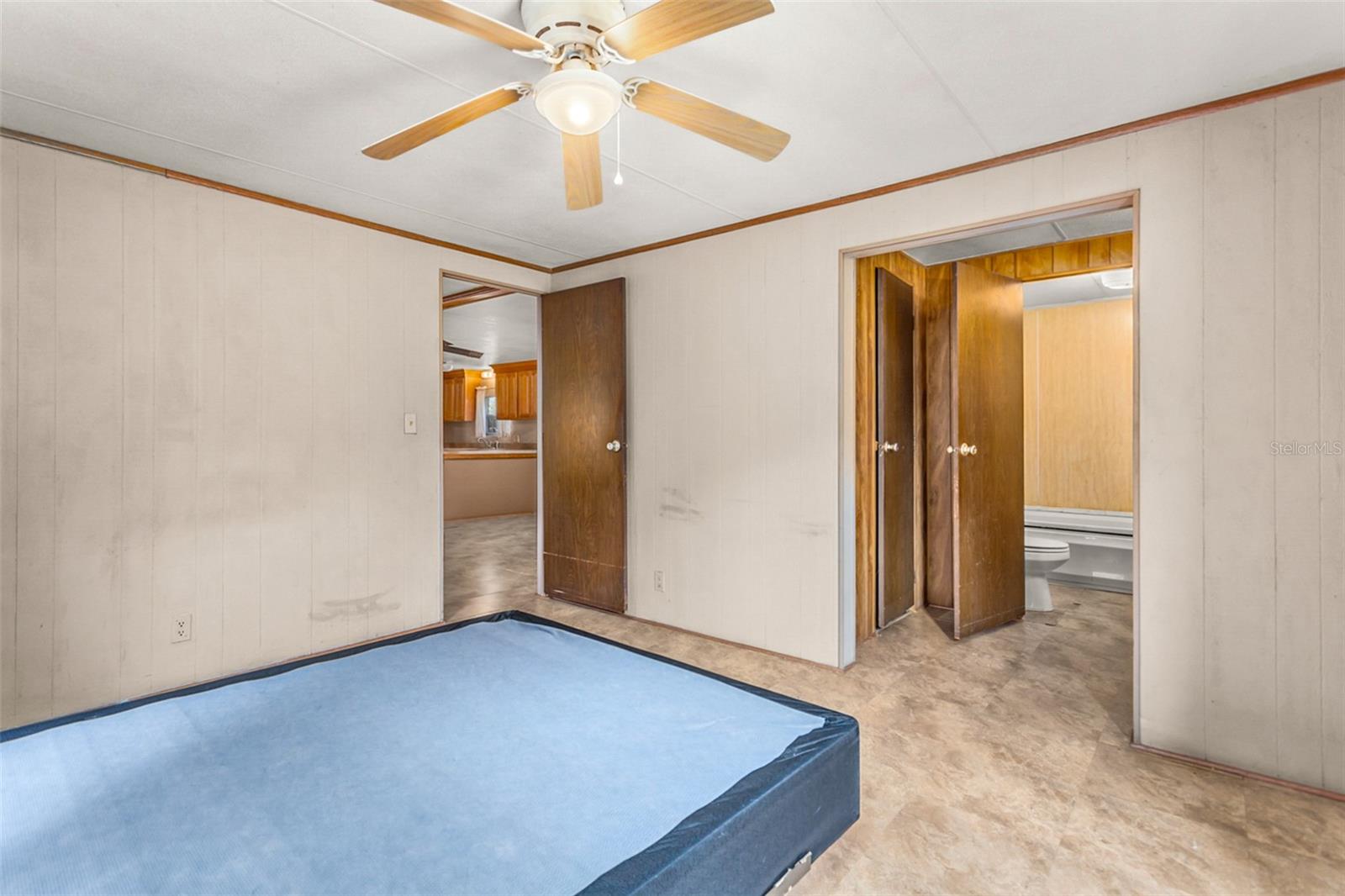 Image 15 of 36 For 233 Temple Circle W