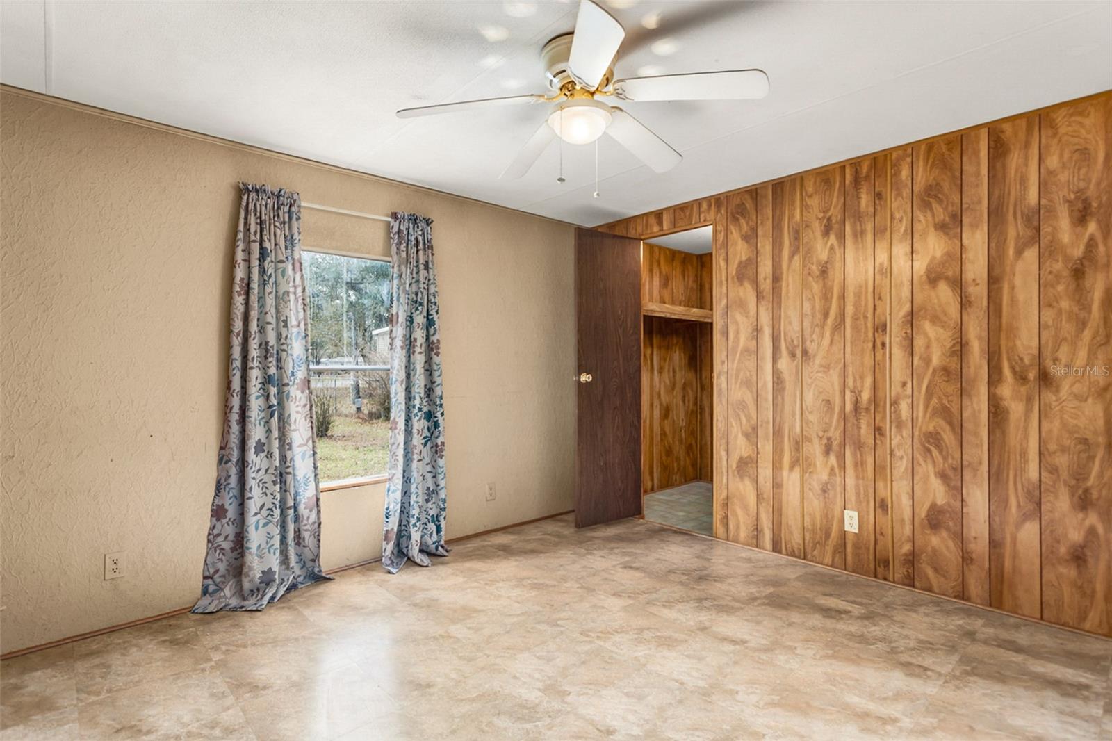 Image 17 of 36 For 233 Temple Circle W