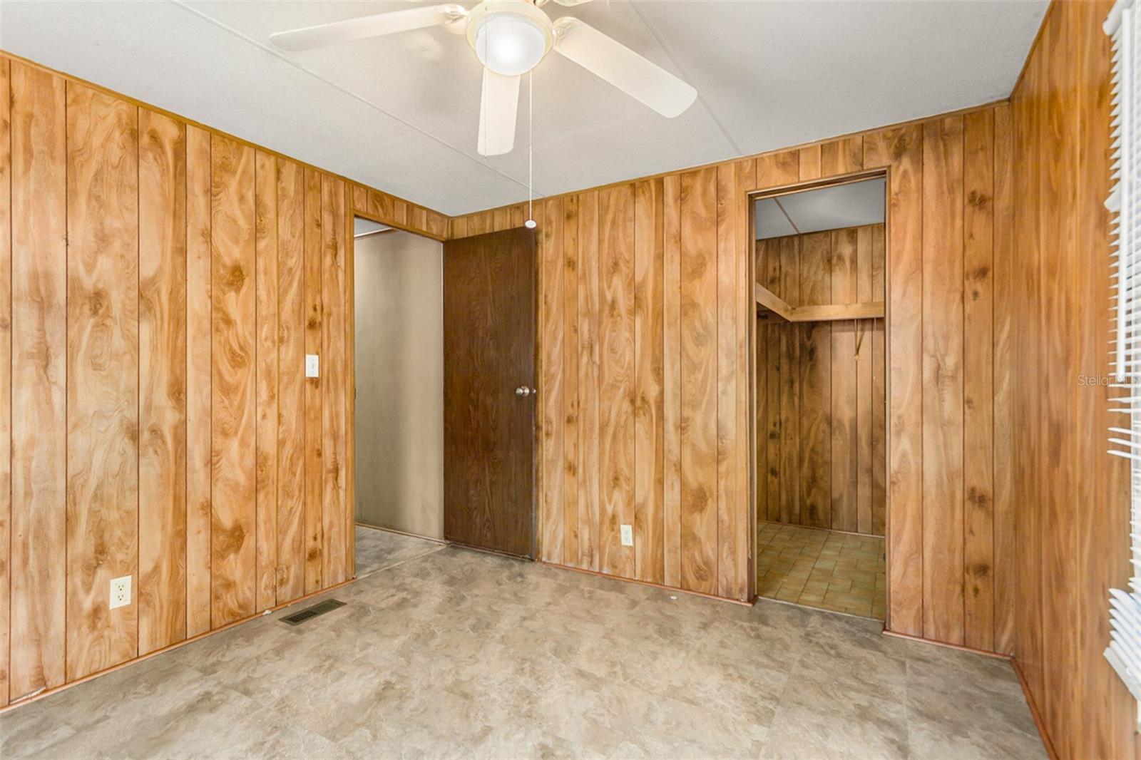 Image 20 of 36 For 233 Temple Circle W