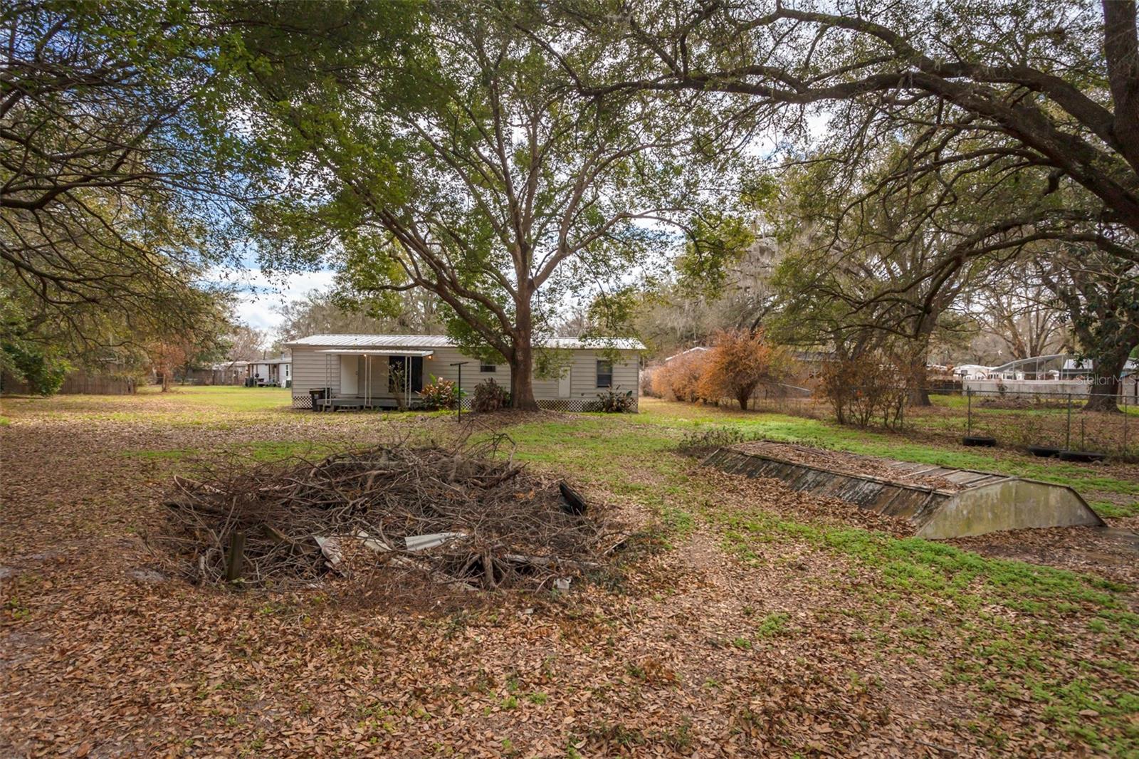 Image 24 of 36 For 233 Temple Circle W