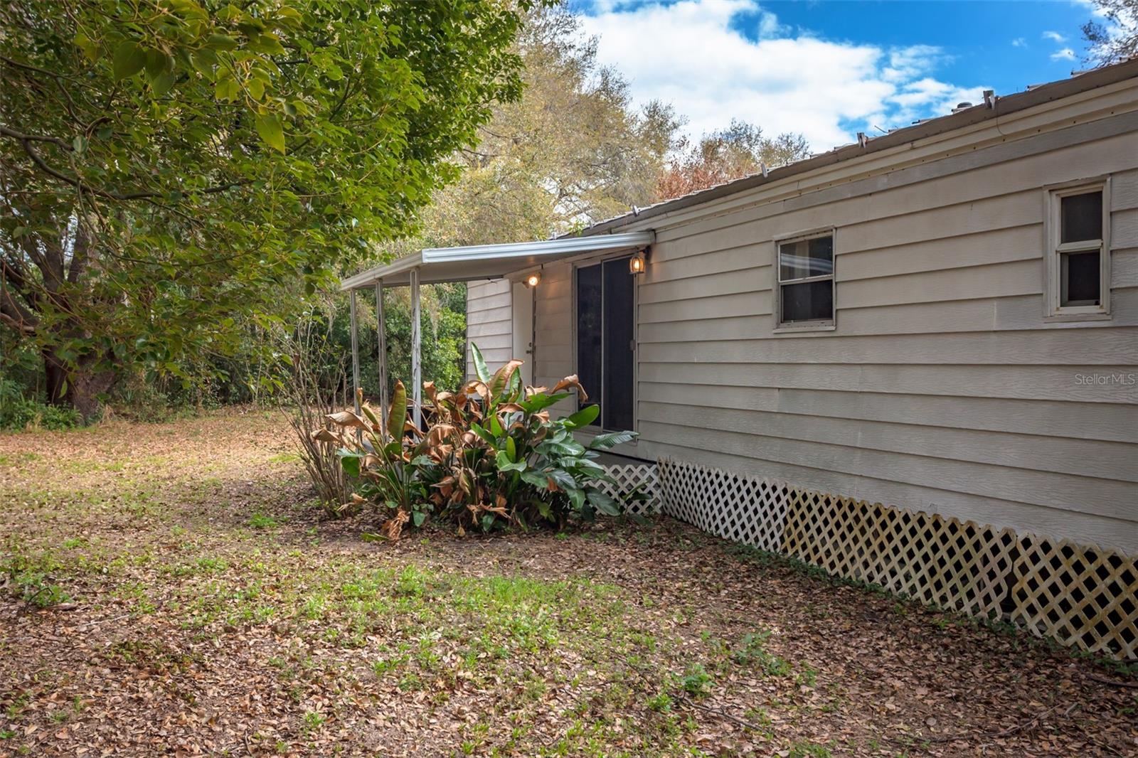 Image 27 of 36 For 233 Temple Circle W