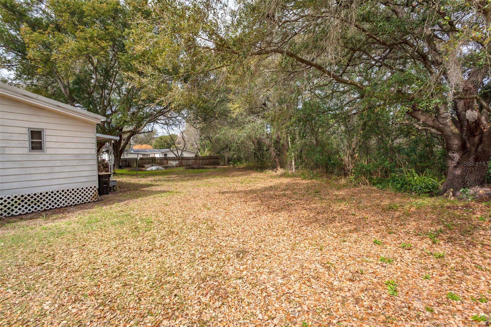 Image 32 of 36 For 233 Temple Circle W