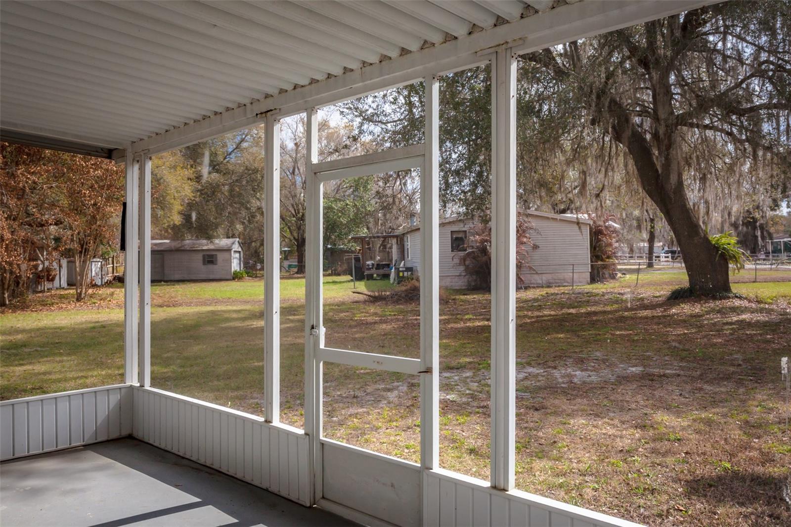 Image 8 of 36 For 233 Temple Circle W