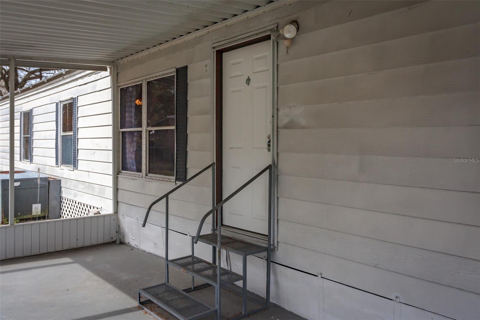 Image 9 of 36 For 233 Temple Circle W