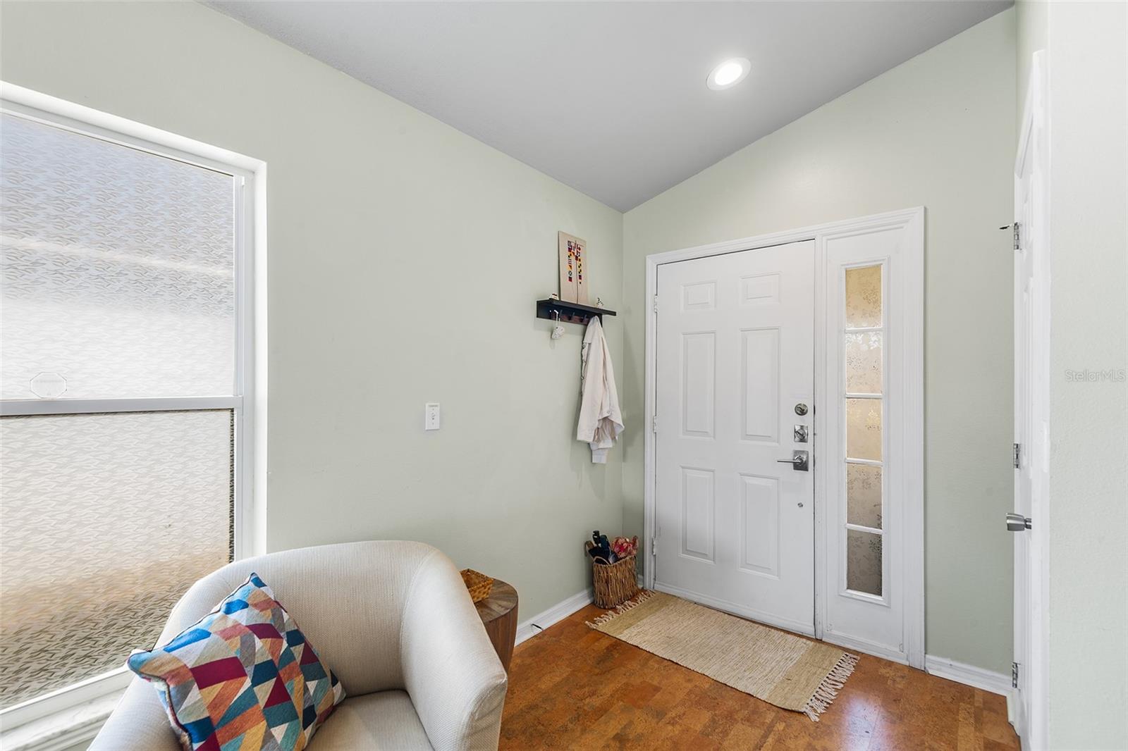 Image 10 of 49 For 221 Grosvenor Loop