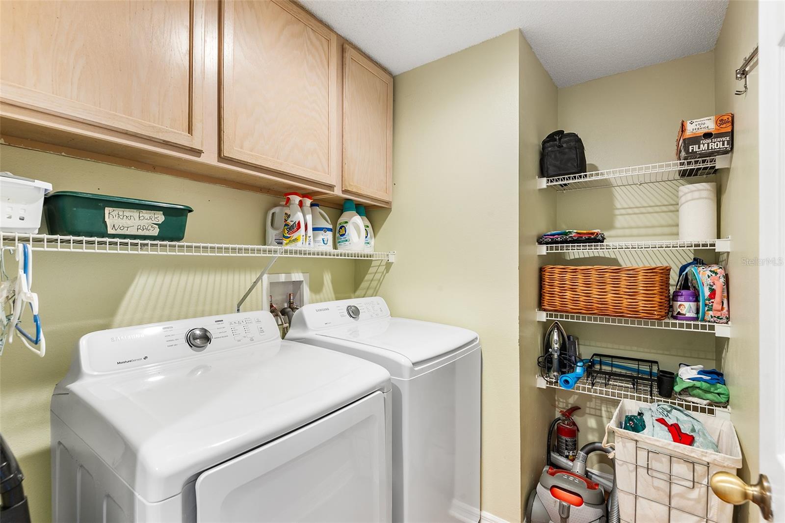 Image 29 of 49 For 221 Grosvenor Loop