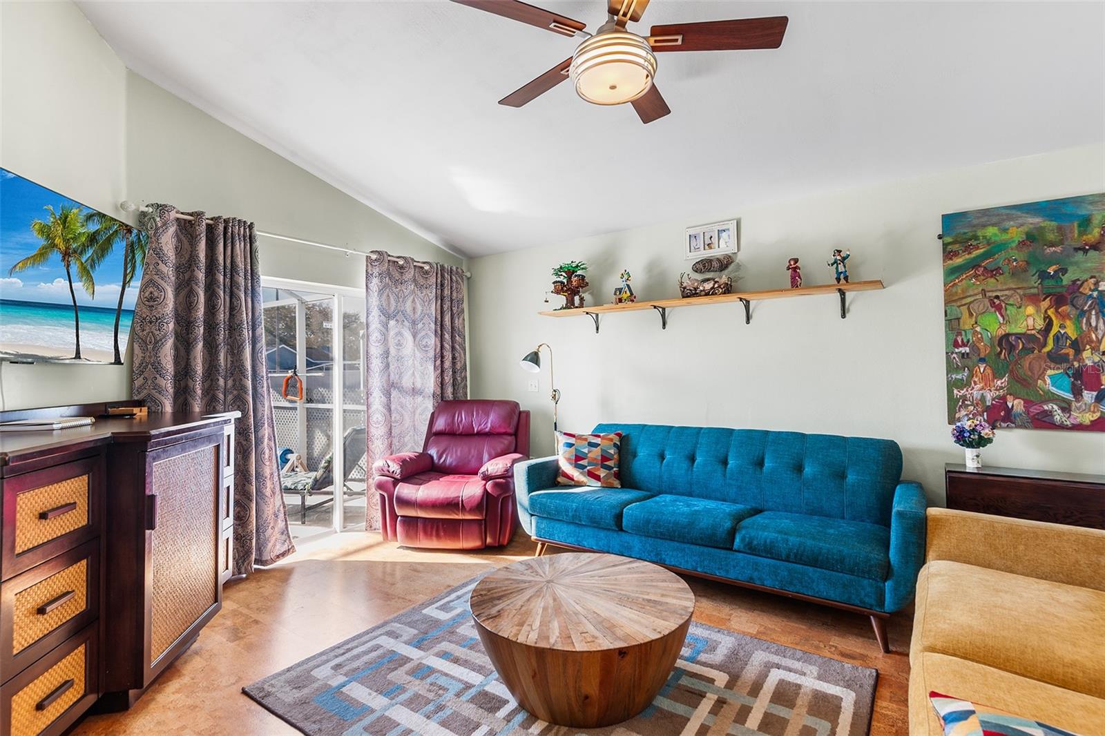 Image 3 of 49 For 221 Grosvenor Loop