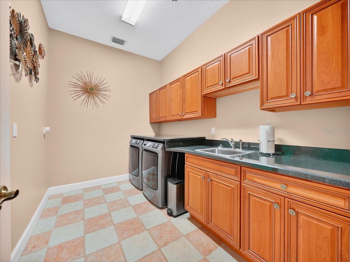 Image 37 of 50 For 1727 Stream Avenue