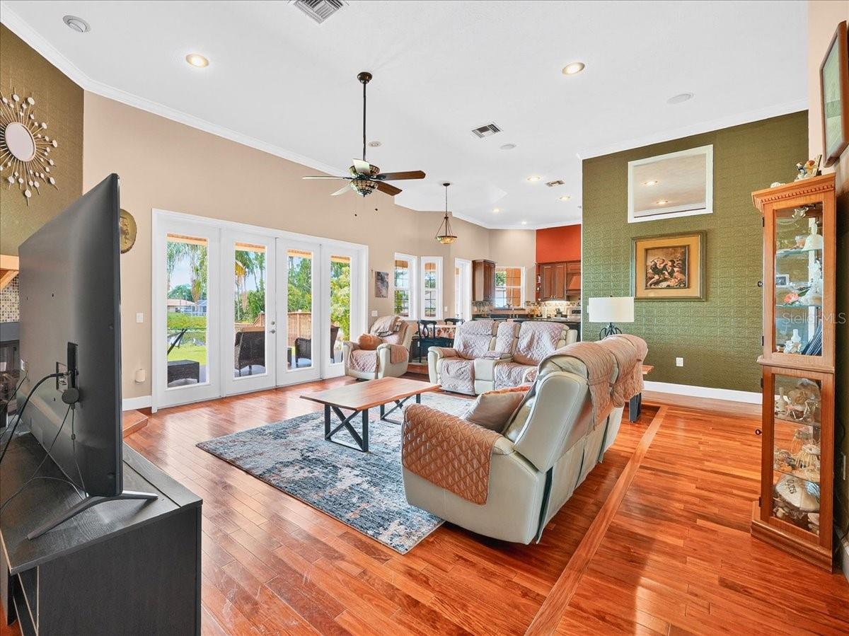 Image 7 of 50 For 1727 Stream Avenue