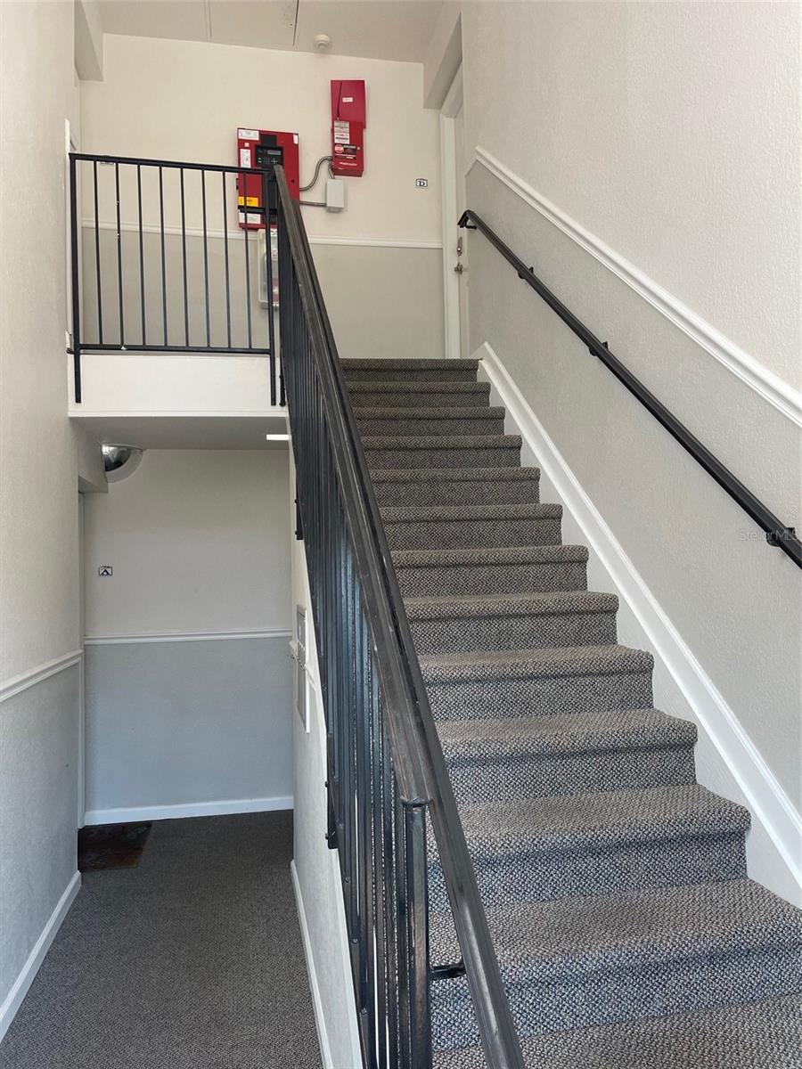 Image 14 of 37 For 249 Pompano Drive Se D