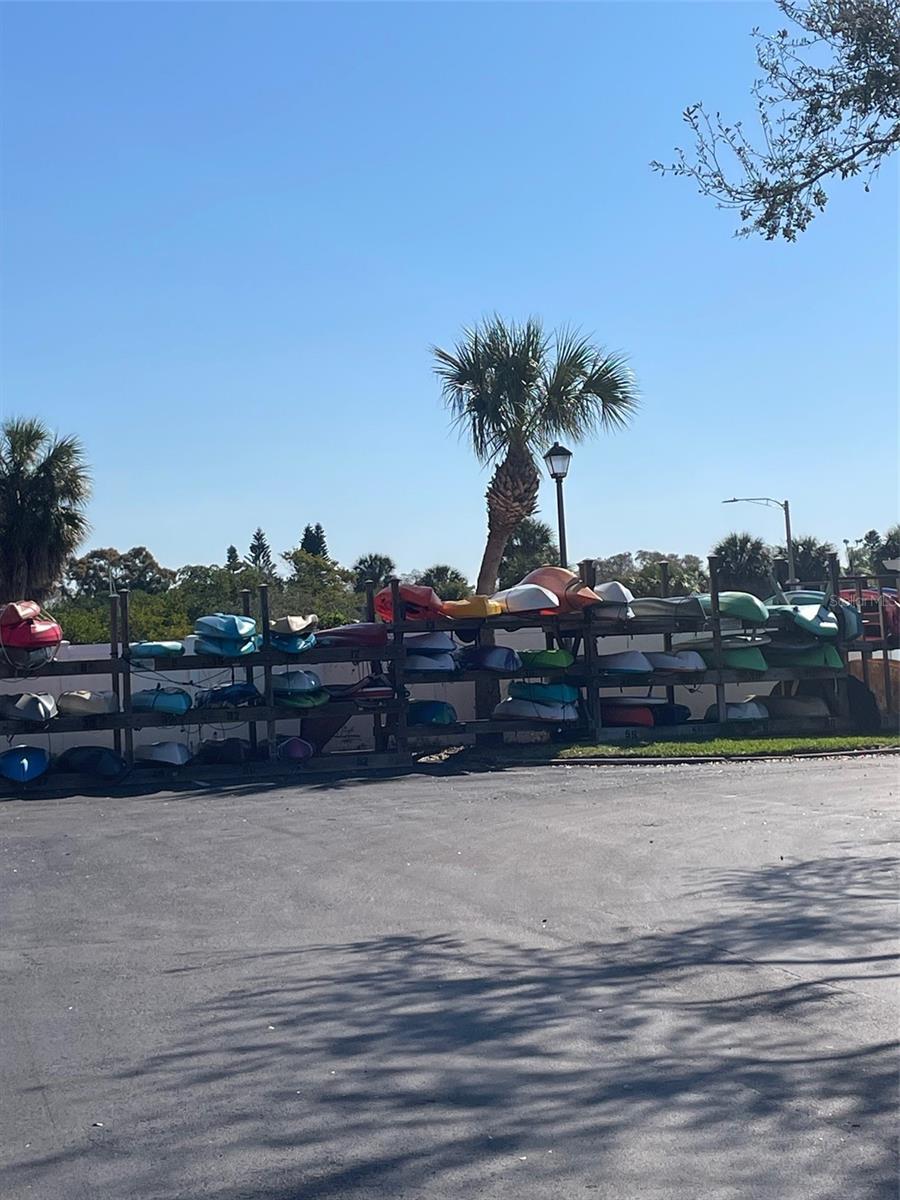 Image 15 of 37 For 249 Pompano Drive Se D