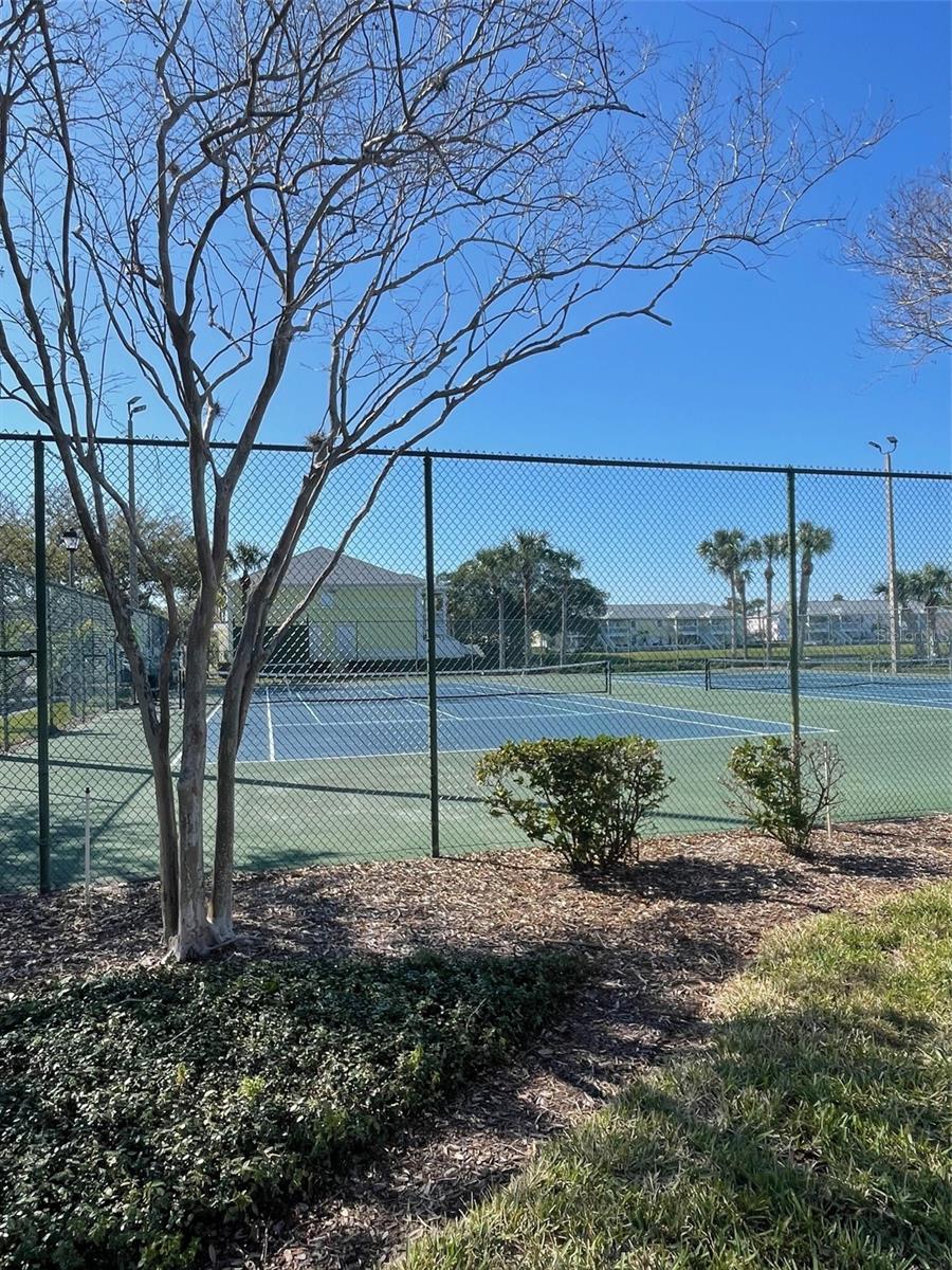 Image 16 of 37 For 249 Pompano Drive Se D