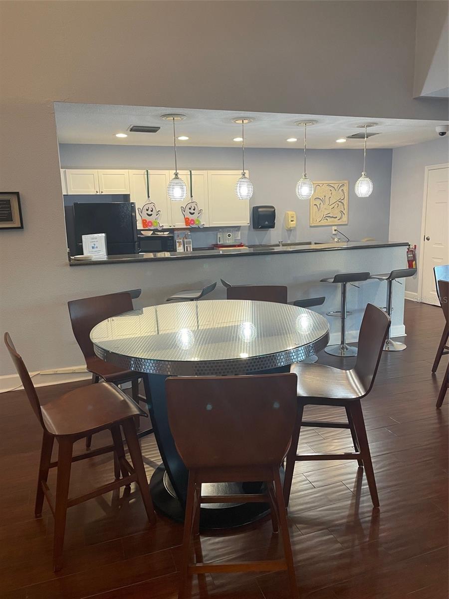 Image 20 of 37 For 249 Pompano Drive Se D