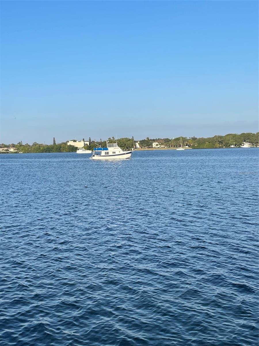 Image 29 of 37 For 249 Pompano Drive Se D