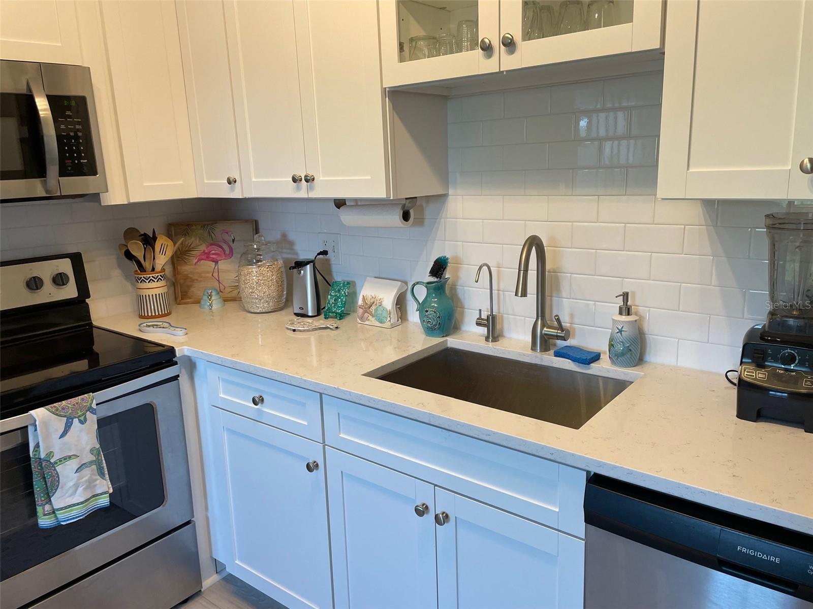 Image 5 of 37 For 249 Pompano Drive Se D