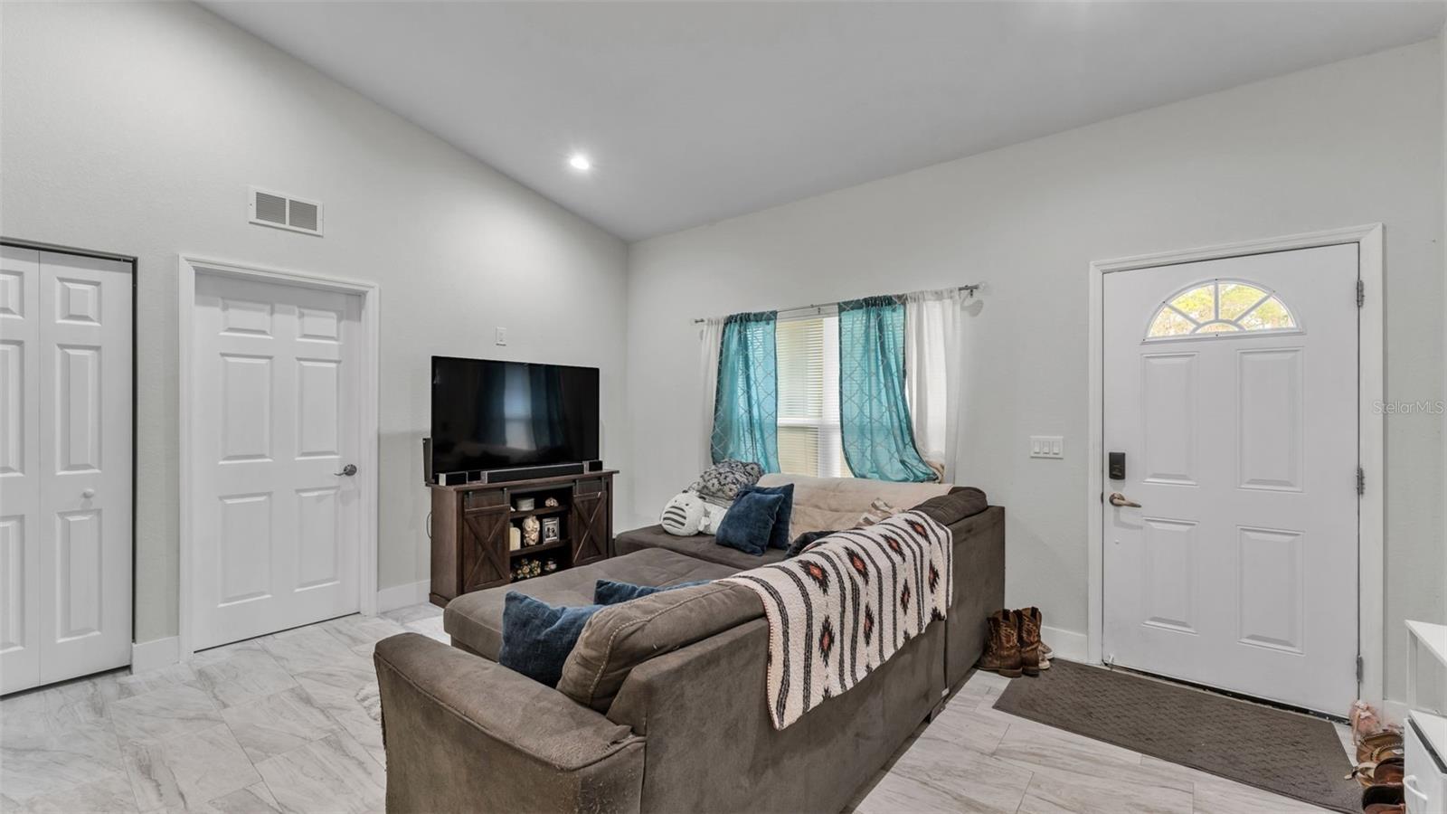 Image 18 of 44 For 6503 Burkett Avenue