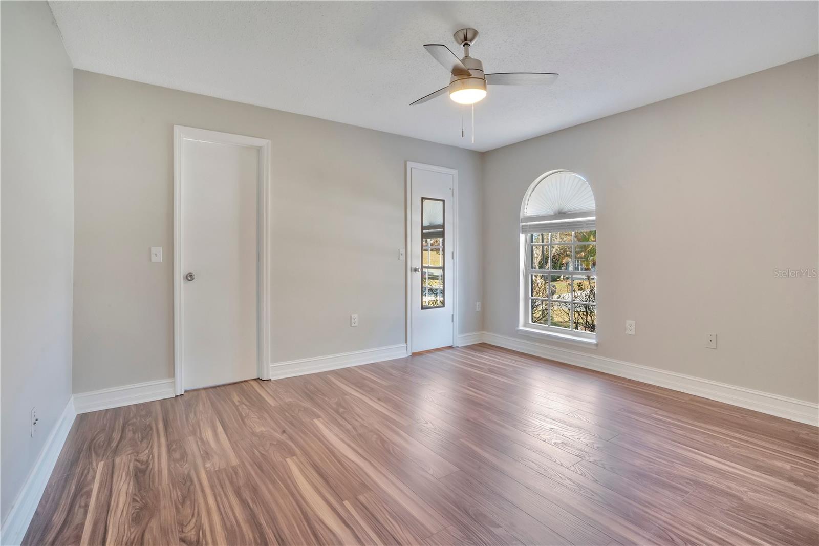 Image 13 of 34 For 5215 Martinique Drive