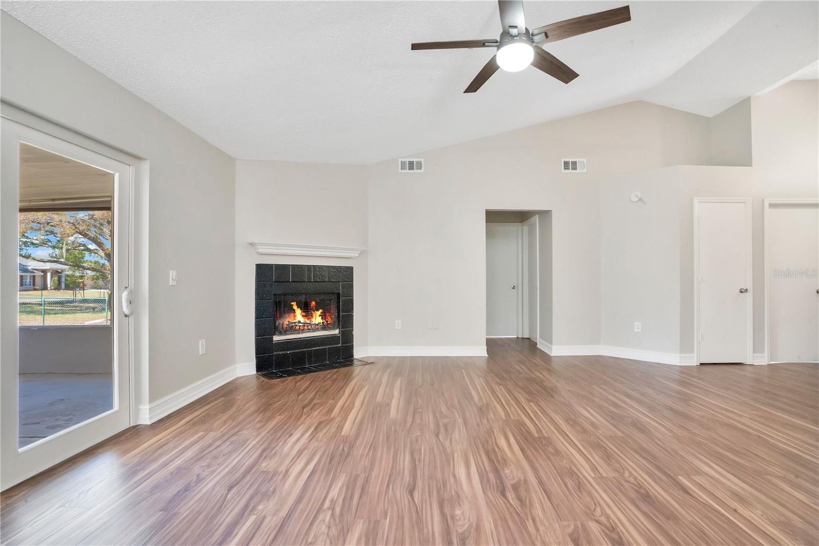 Image 3 of 34 For 5215 Martinique Drive