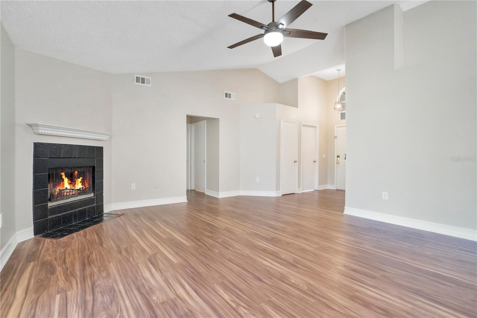 Image 4 of 34 For 5215 Martinique Drive