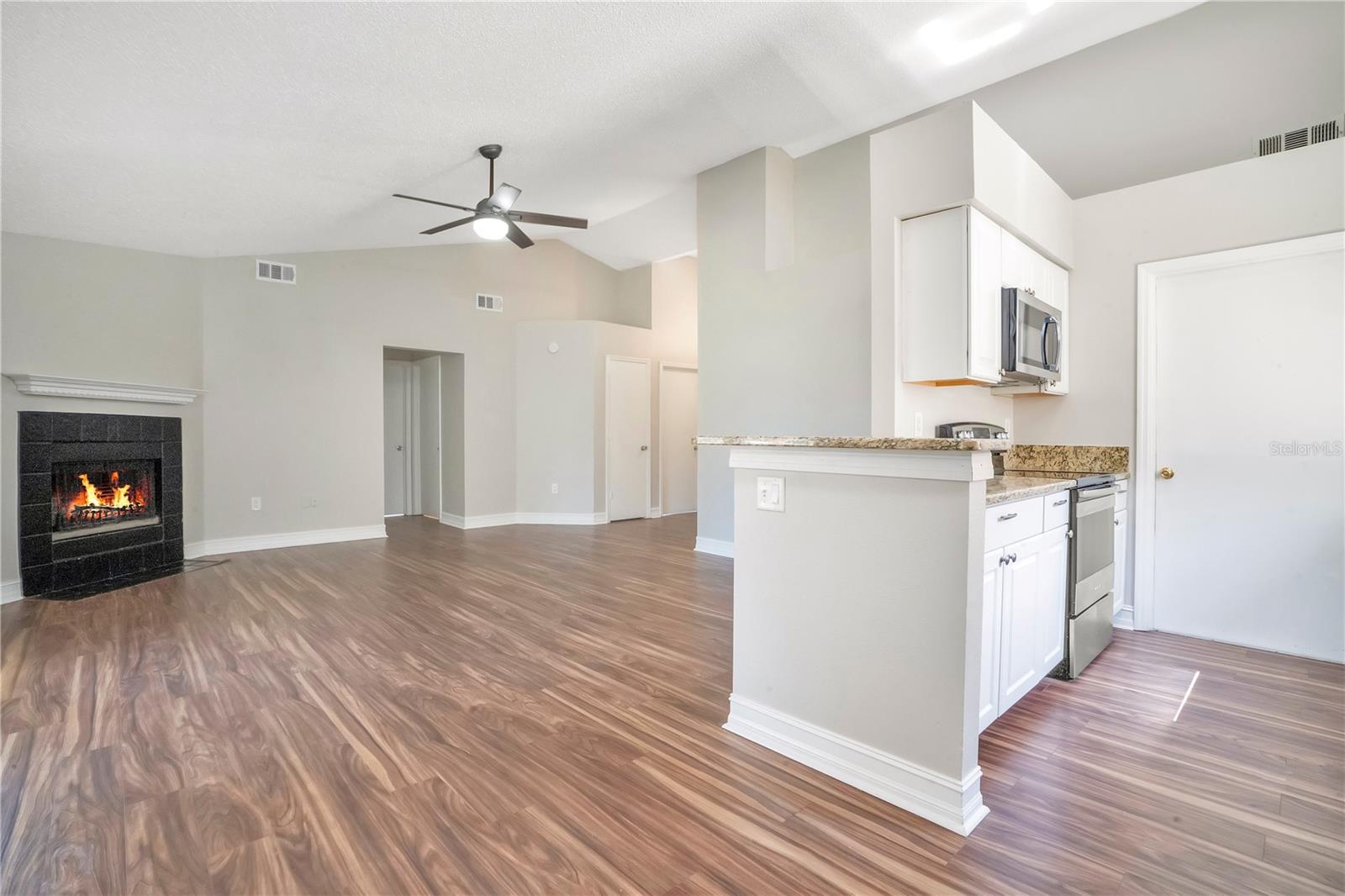 Image 5 of 34 For 5215 Martinique Drive