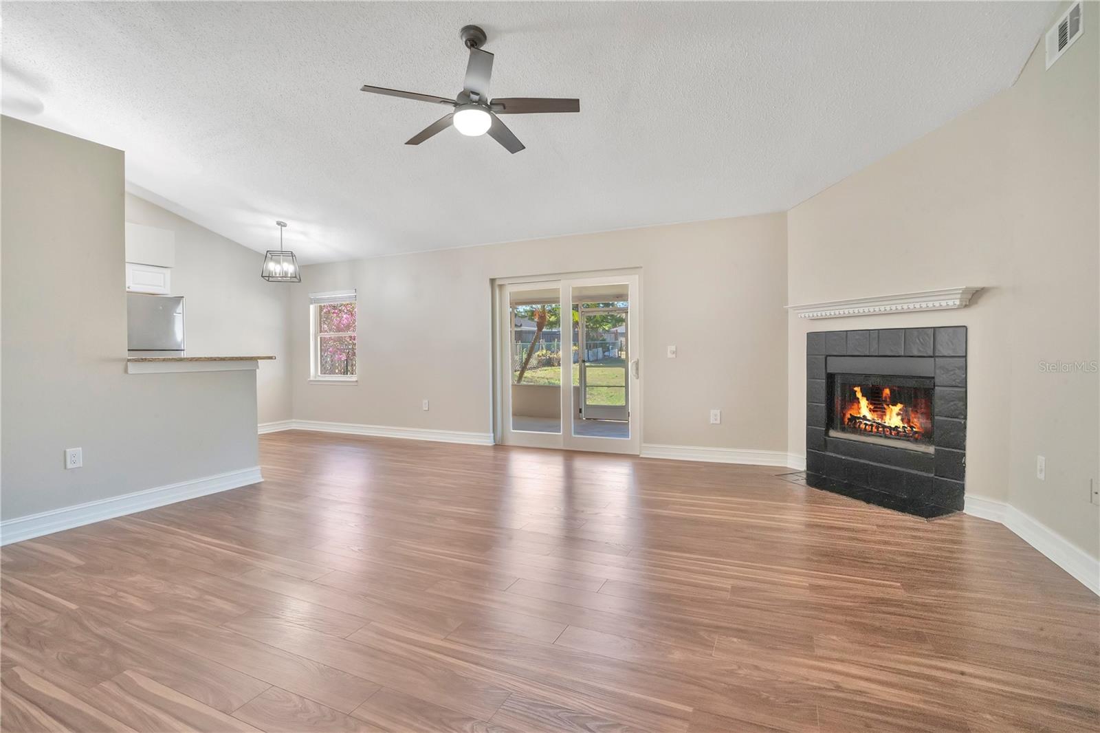 Image 6 of 34 For 5215 Martinique Drive