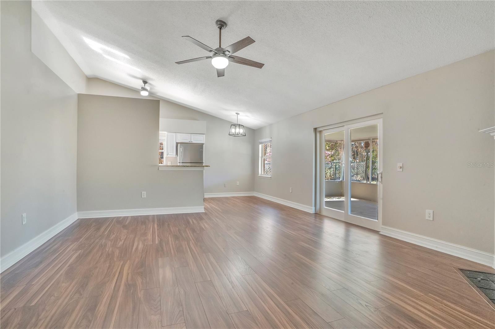 Image 7 of 34 For 5215 Martinique Drive