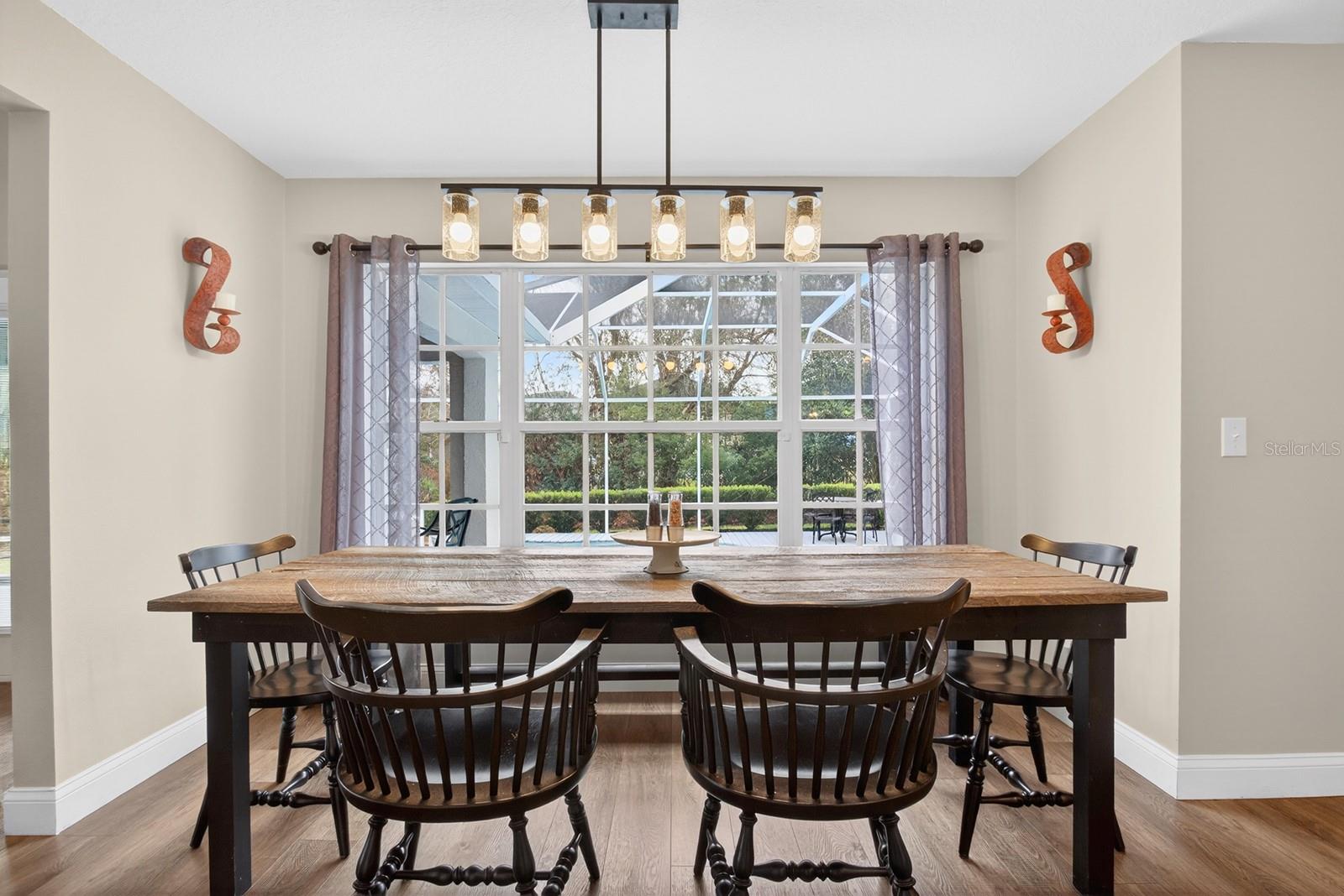 Image 14 of 42 For 5834 Coveview Drive E