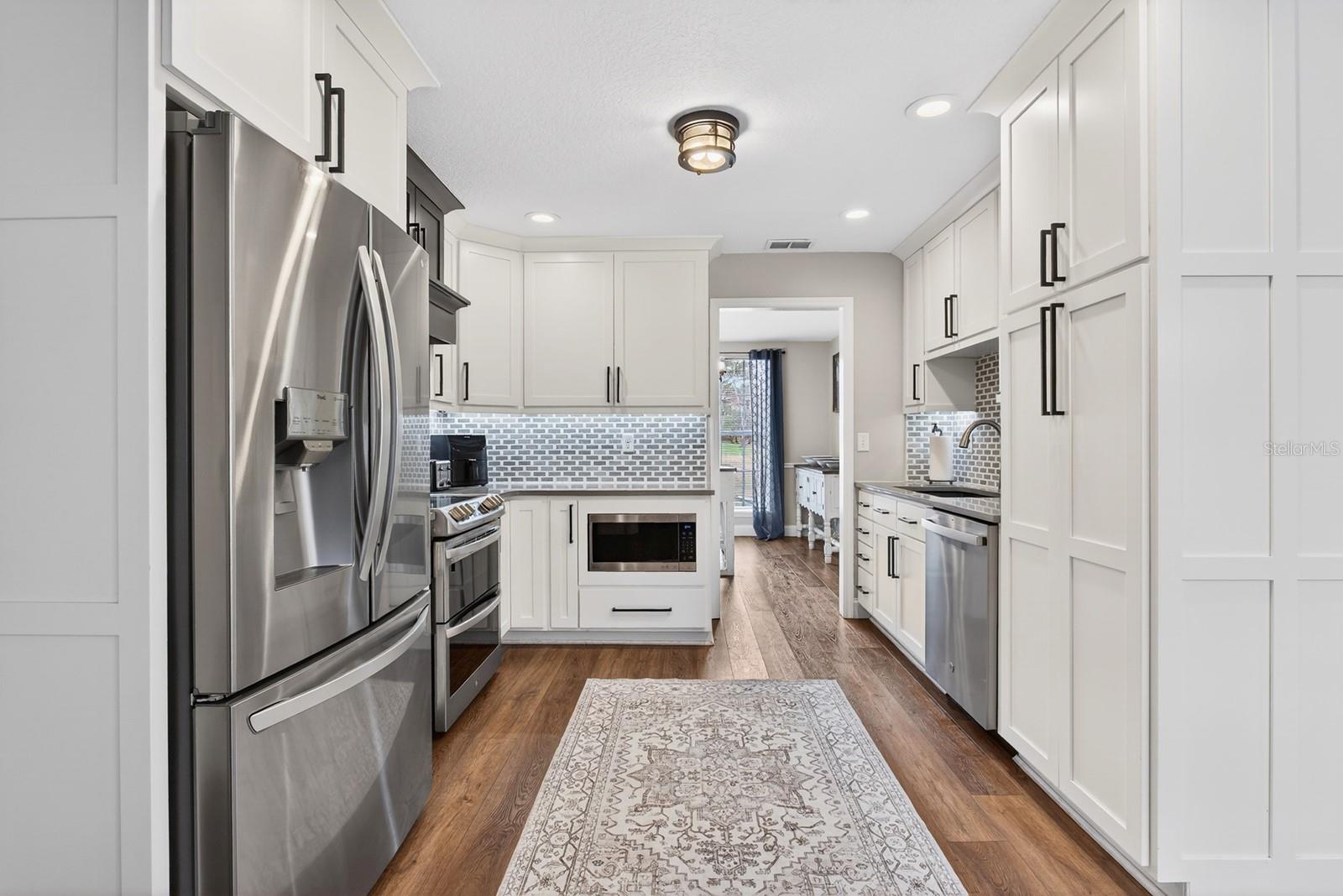 Image 15 of 42 For 5834 Coveview Drive E