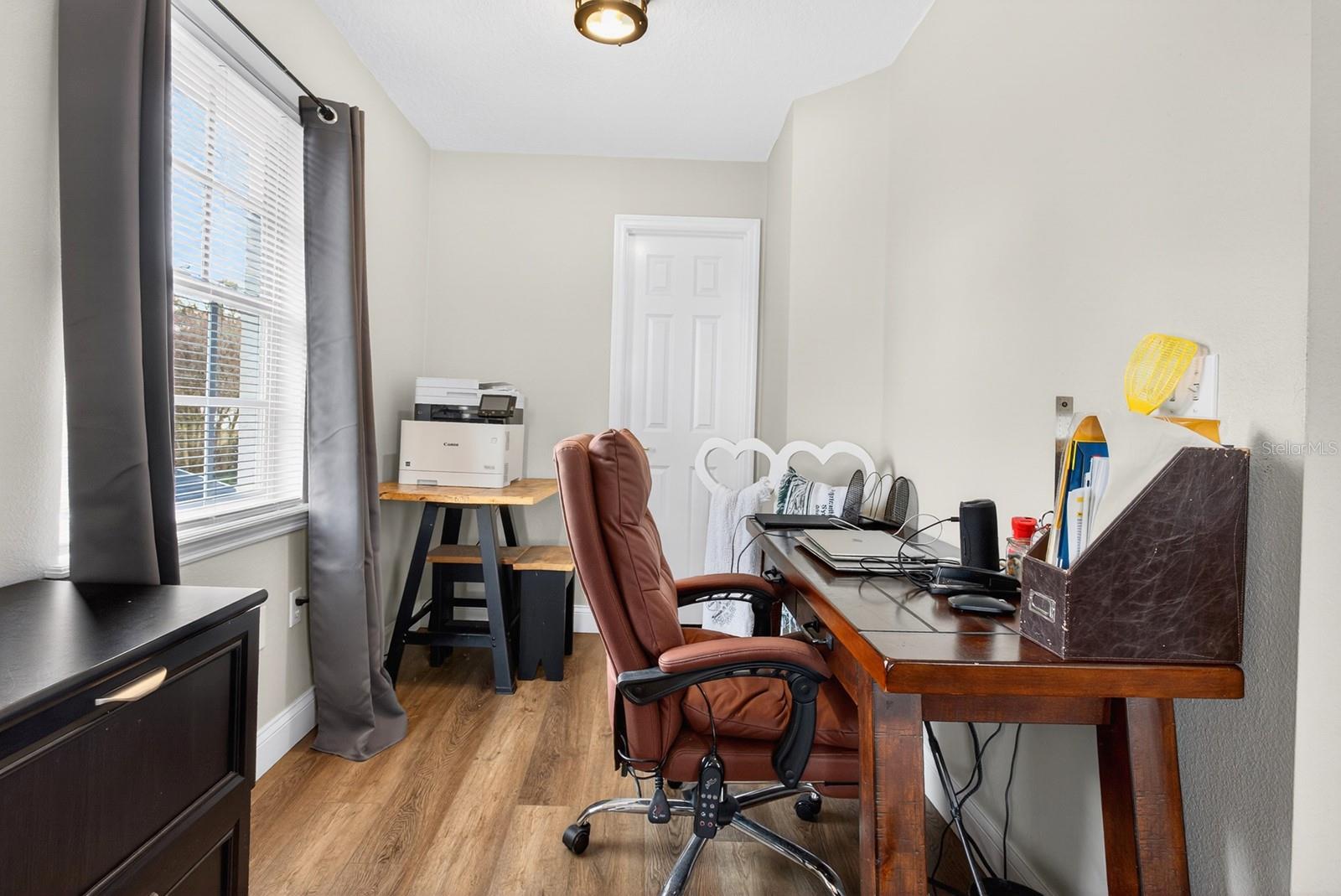 Image 20 of 42 For 5834 Coveview Drive E