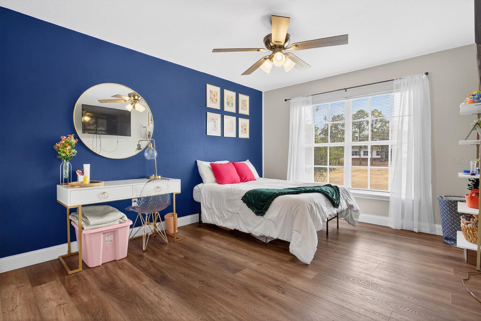 Image 25 of 42 For 5834 Coveview Drive E