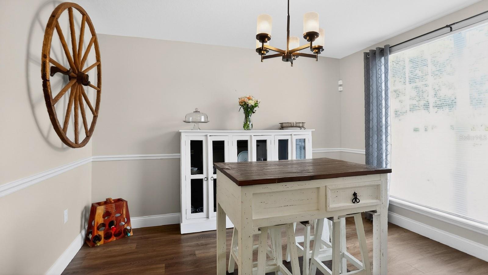 Image 7 of 42 For 5834 Coveview Drive E