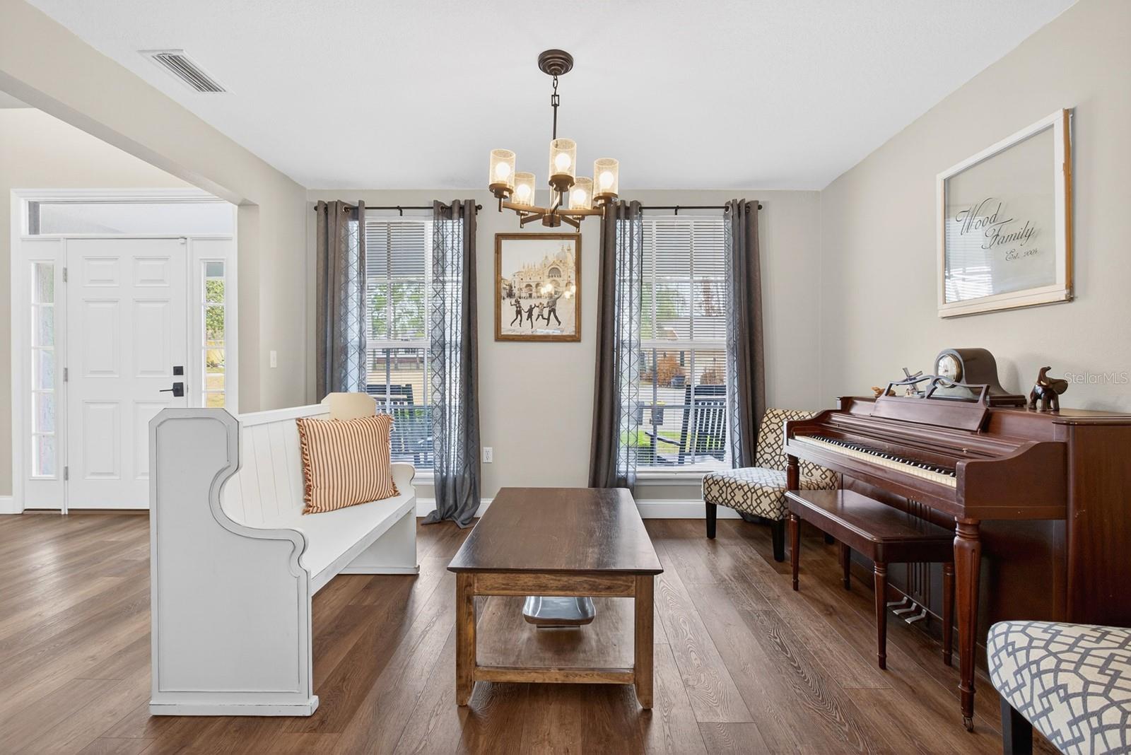 Image 9 of 42 For 5834 Coveview Drive E