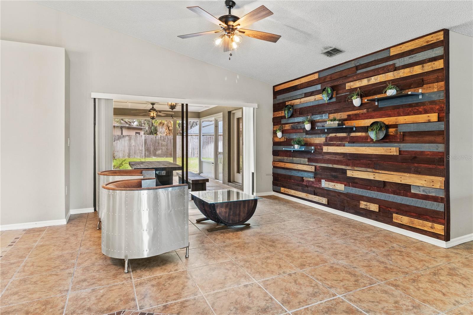 Image 10 of 43 For 509 Century Oak Court